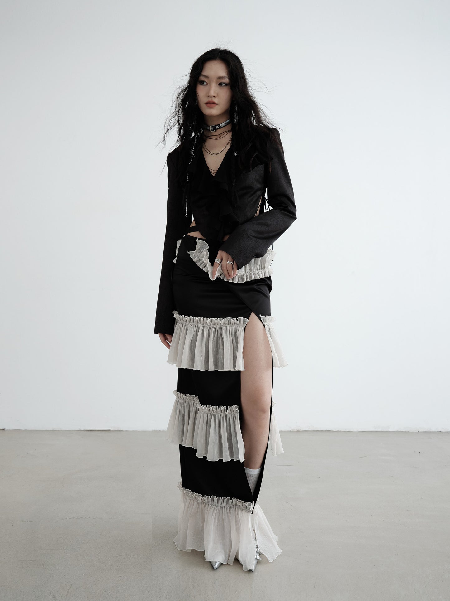 SLIT RANDOM FRILL SKIRT