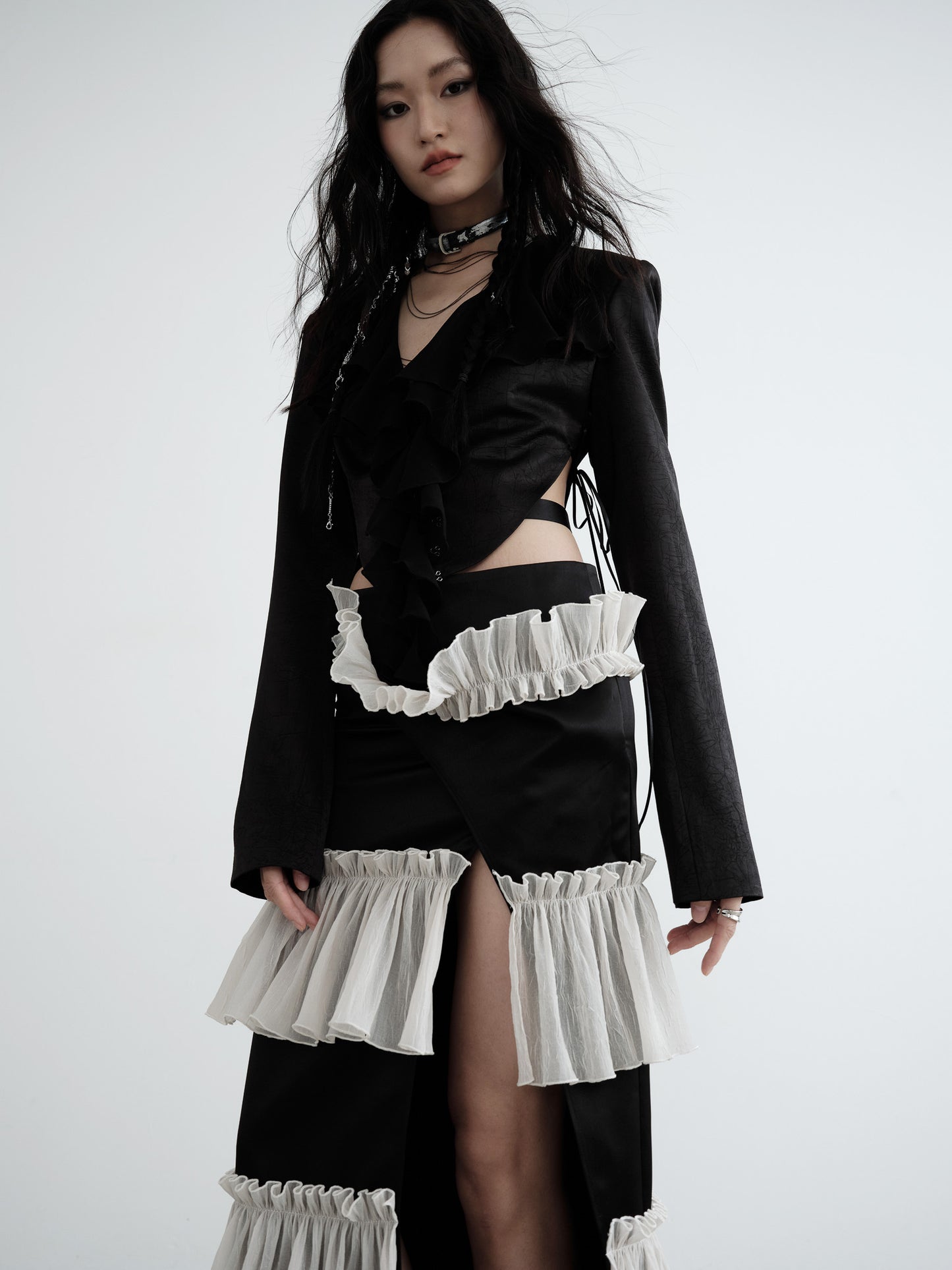 SLIT RANDOM FRILL SKIRT