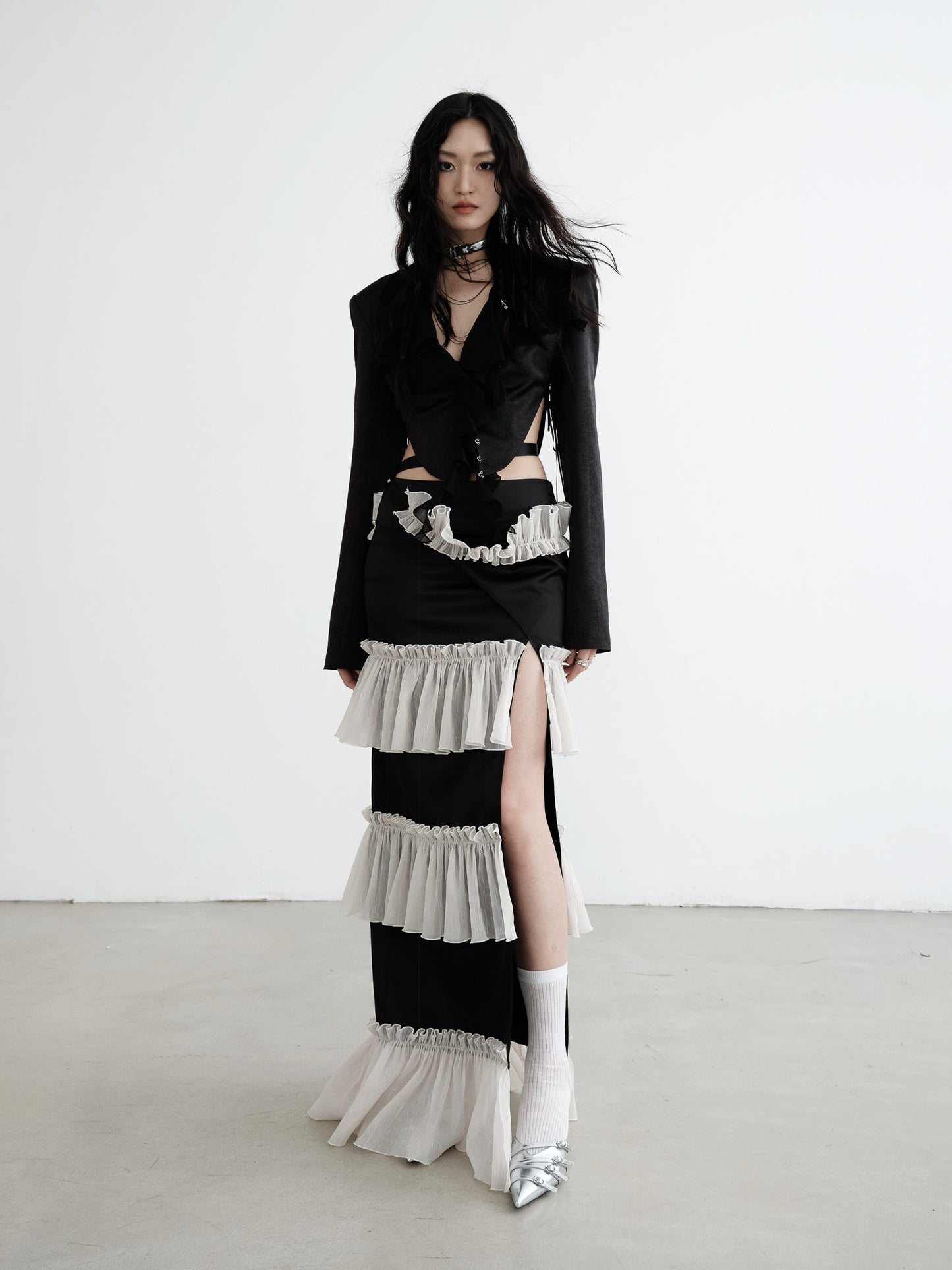 SLIT RANDOM FRILL SKIRT